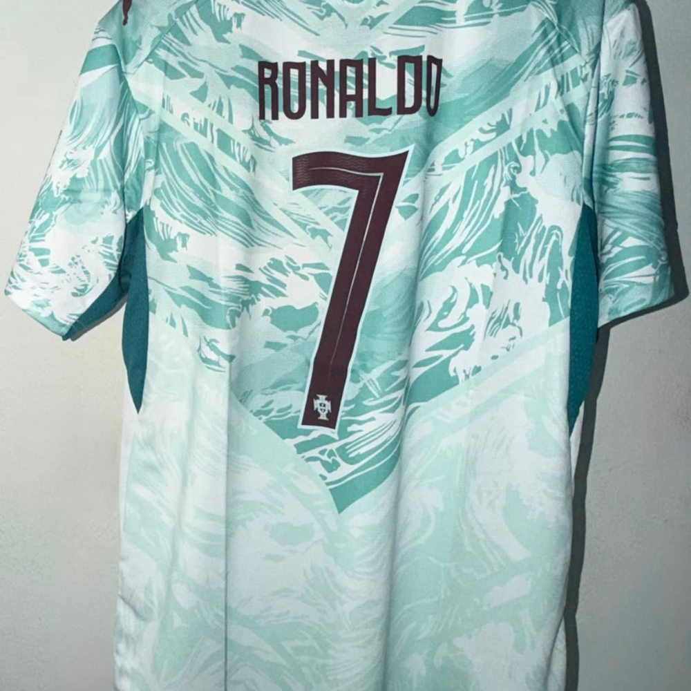 Ronaldo portugal away jersey size xl